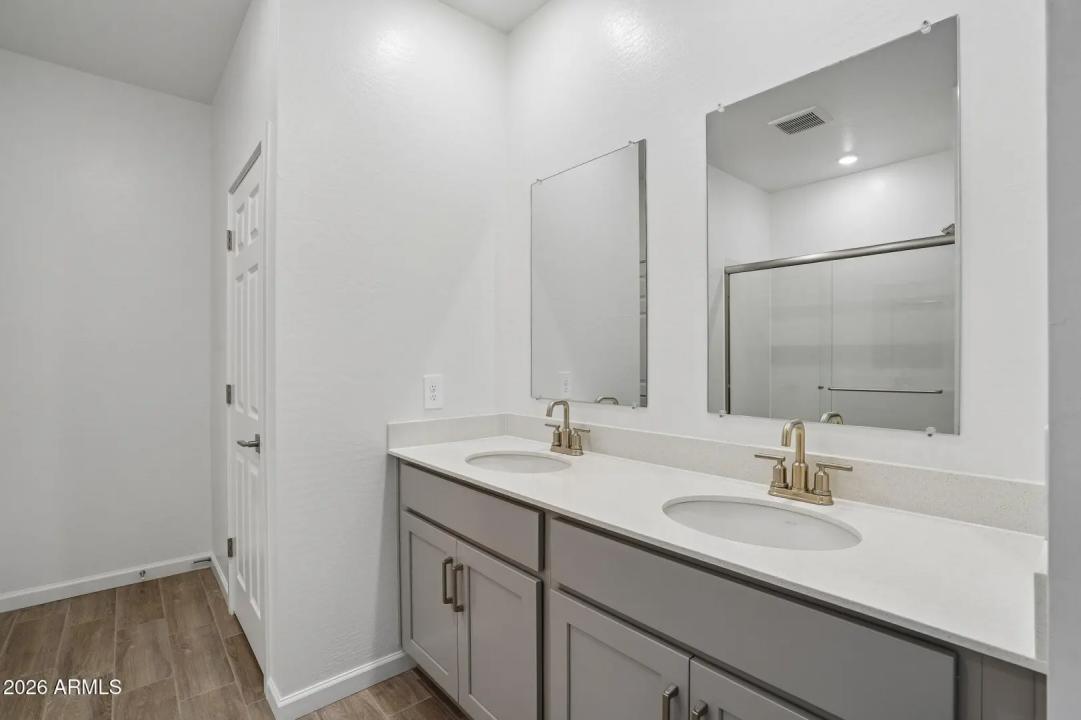 Real Estate Picture 19