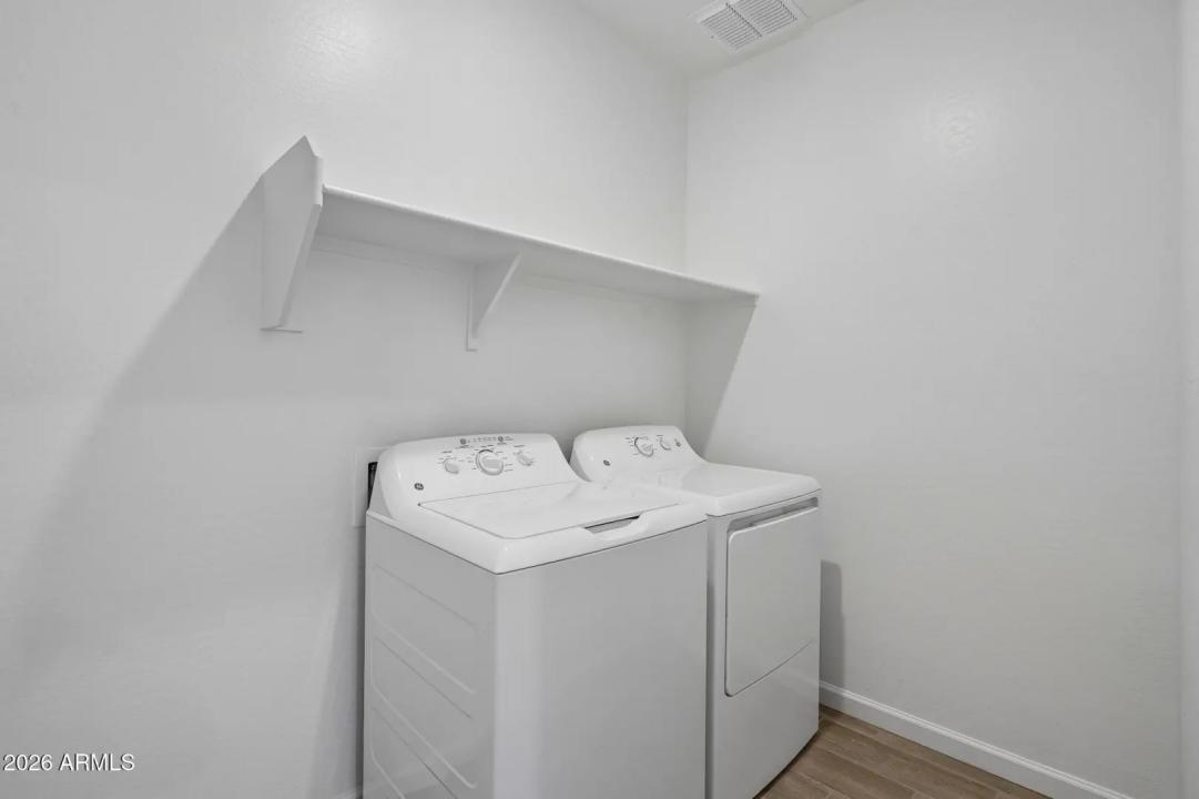 Real Estate Picture 26