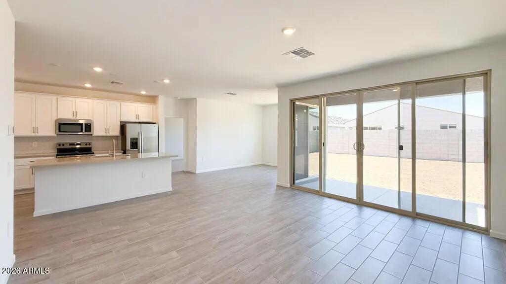 Real Estate Picture 7