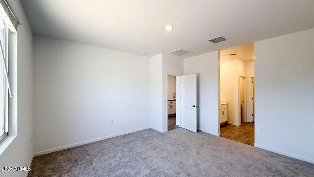 Real Estate Picture 8