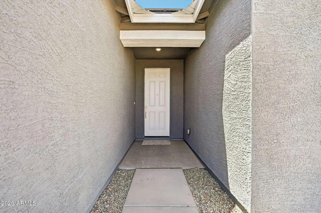 Real Estate Picture 4