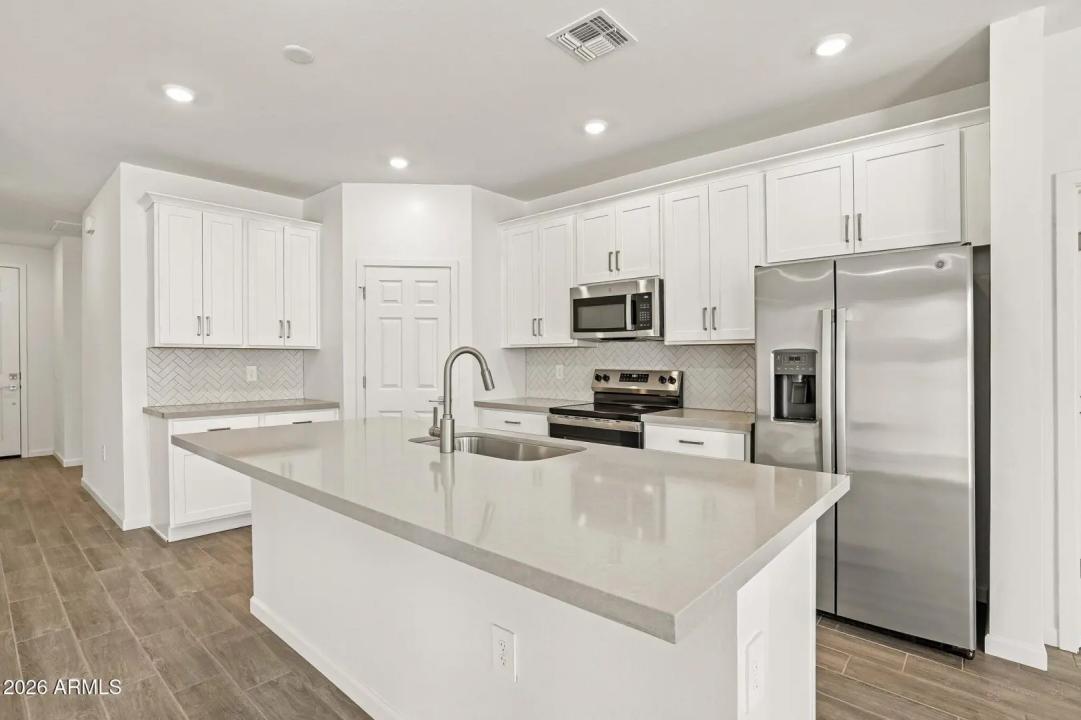 Real Estate Picture 10
