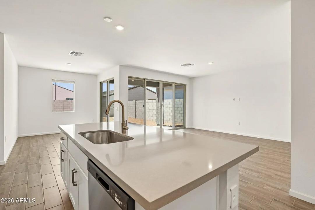Real Estate Picture 13