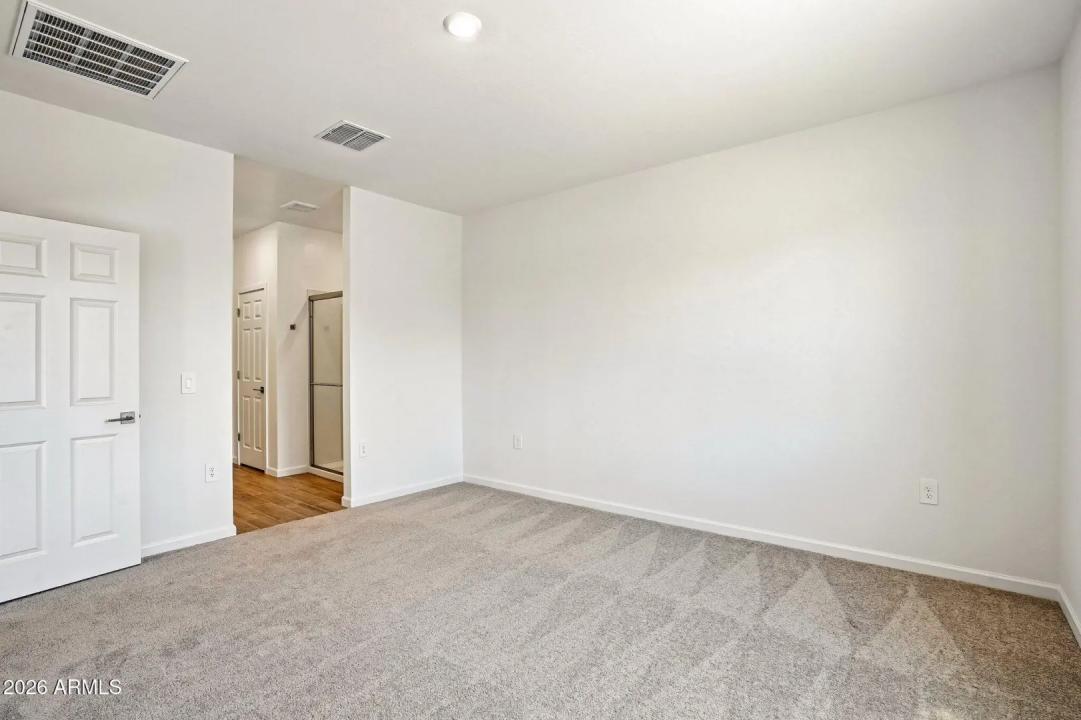 Real Estate Picture 23