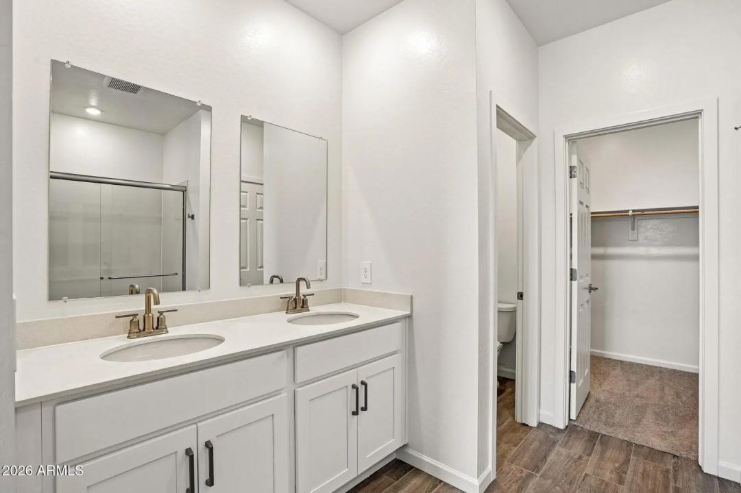 Real Estate Picture 25