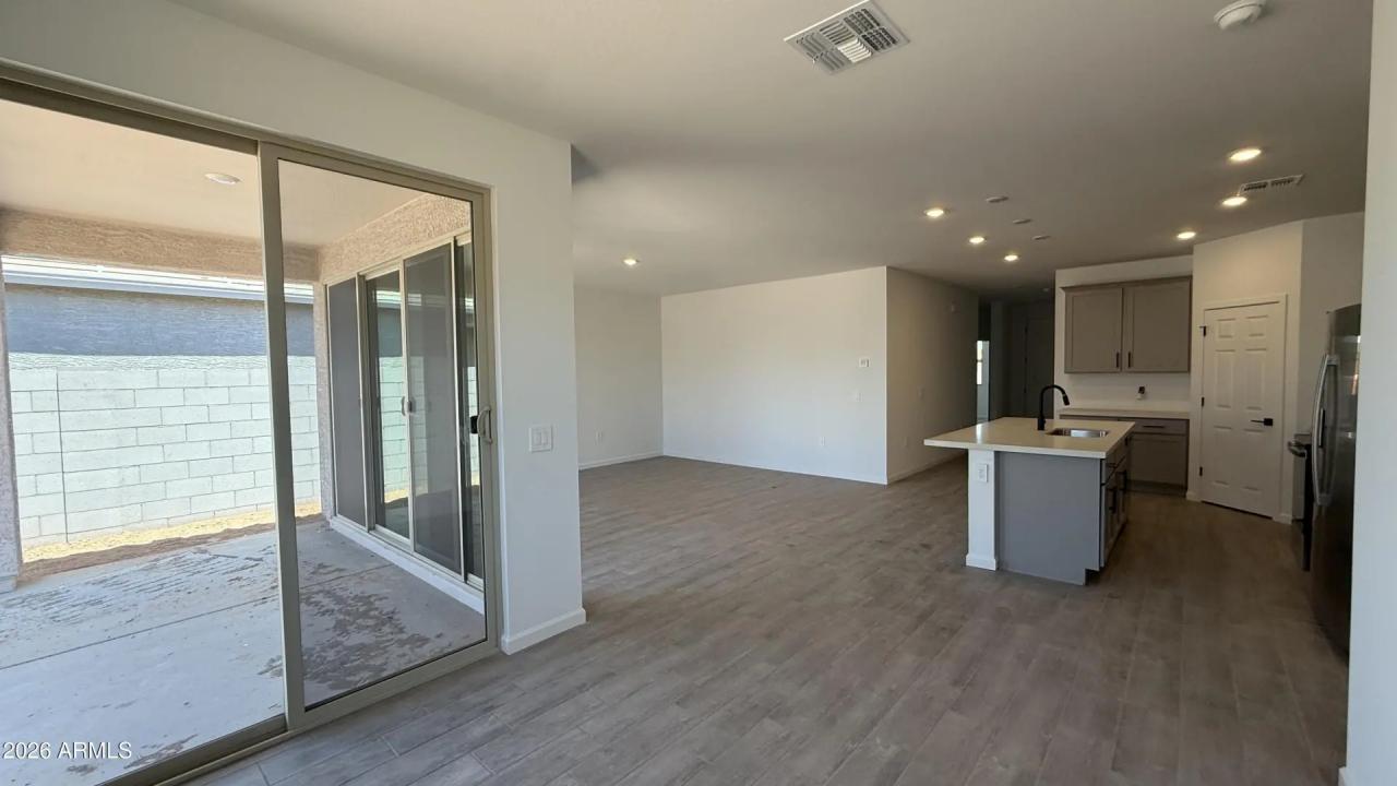Real Estate Picture 6
