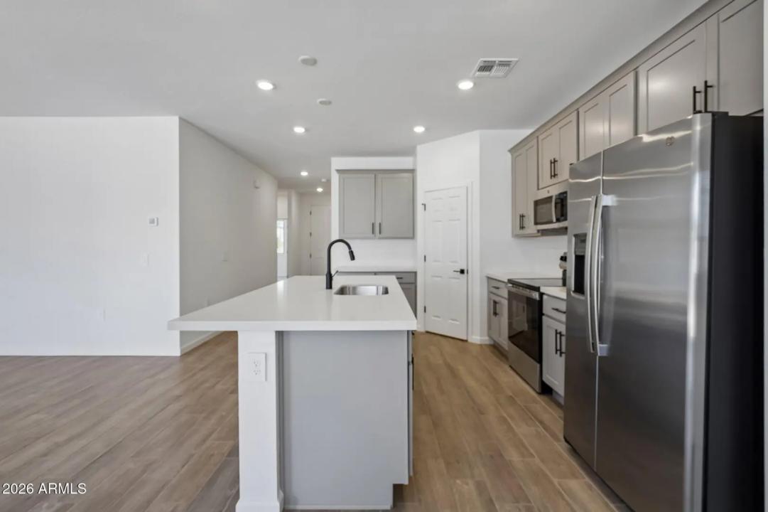 Real Estate Picture 5