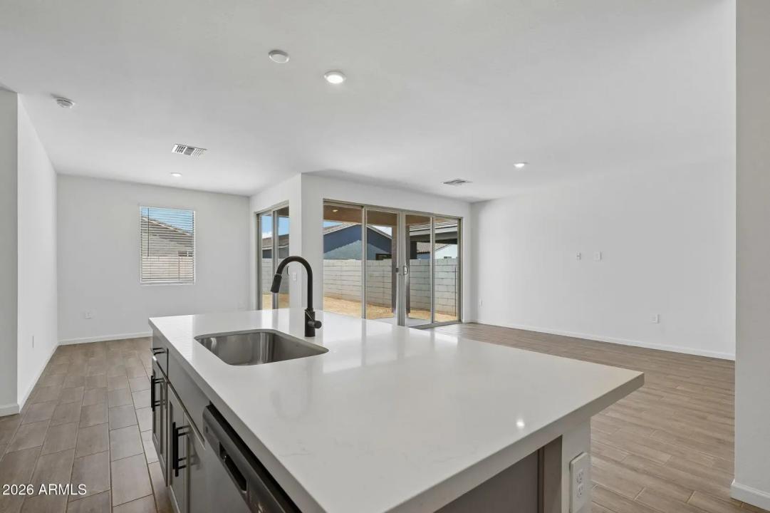 Real Estate Picture 8