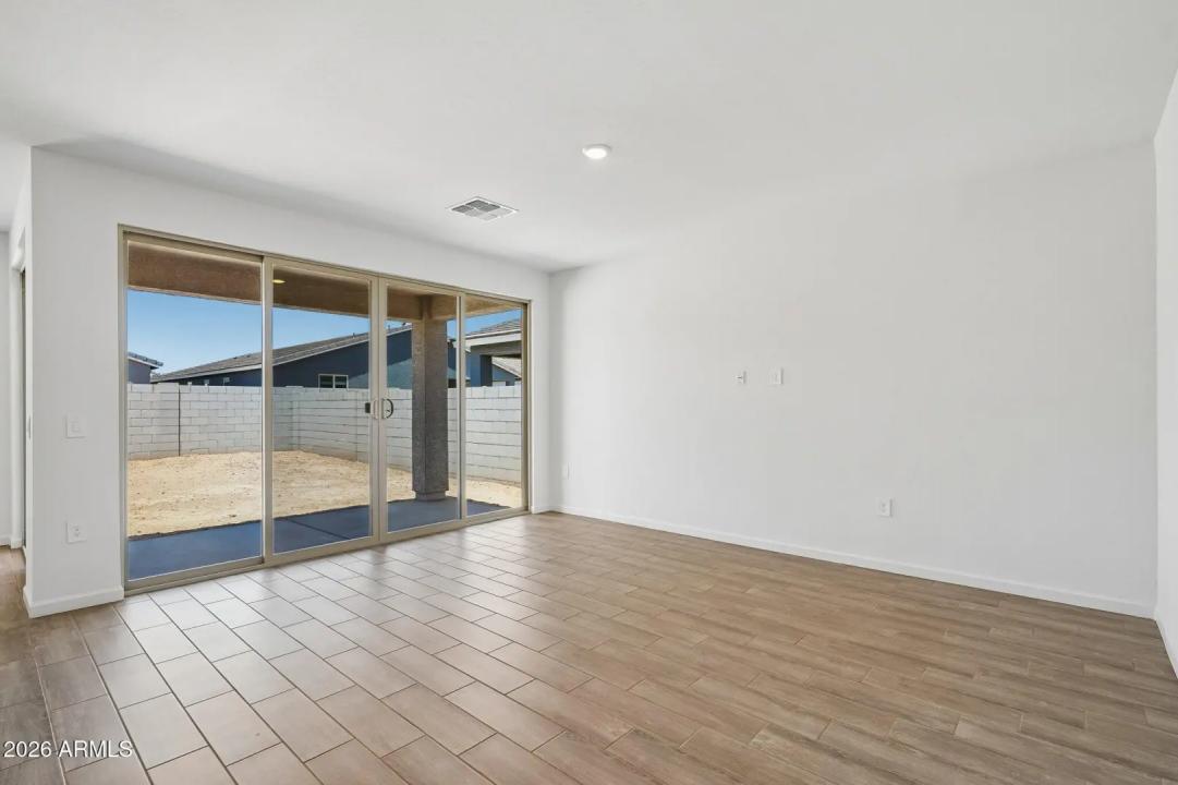 Real Estate Picture 10