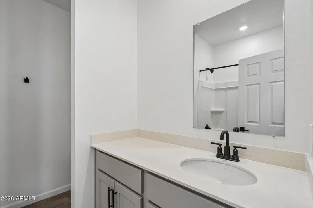 Real Estate Picture 12