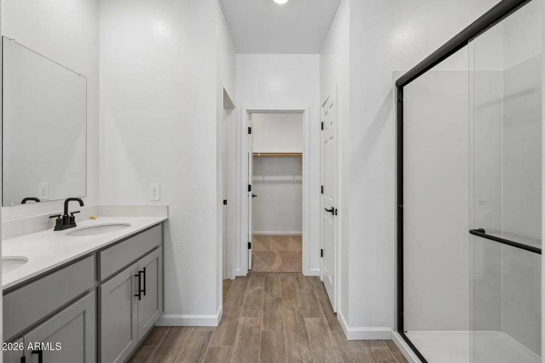 Real Estate Picture 22