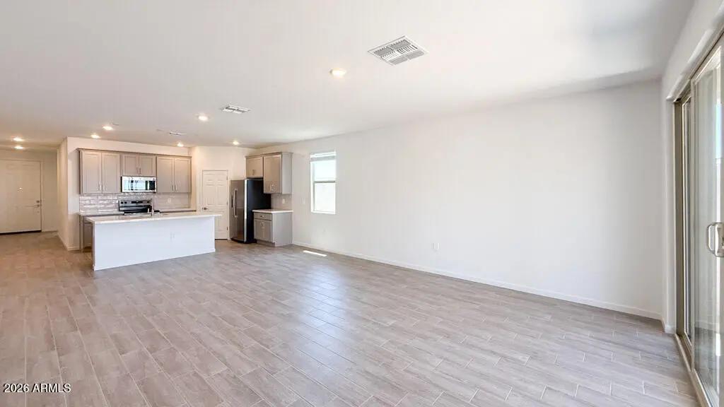 Real Estate Picture 3