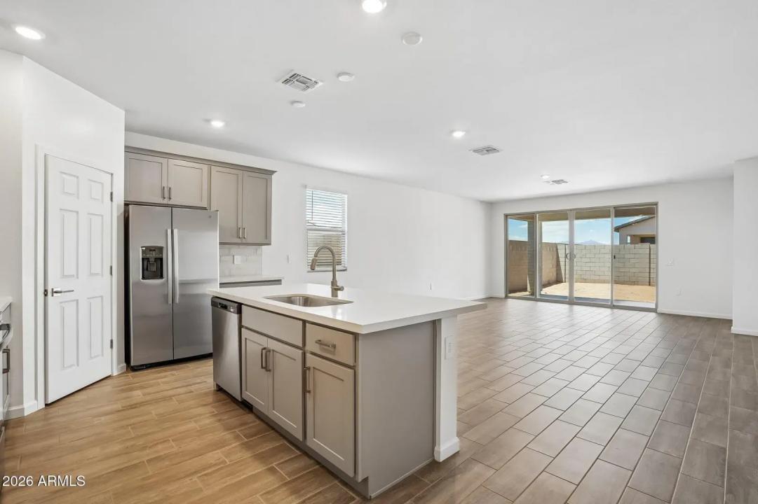 Real Estate Picture 8