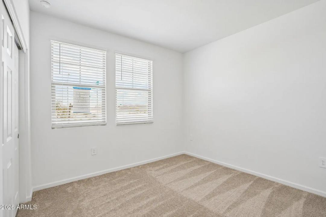 Real Estate Picture 14