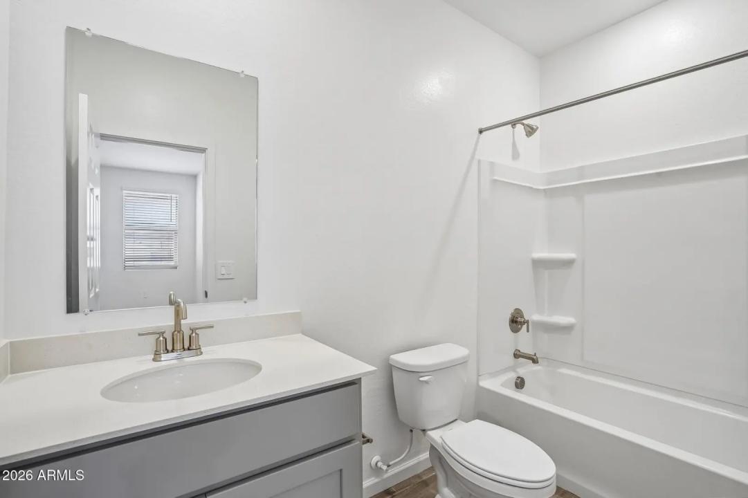 Real Estate Picture 17