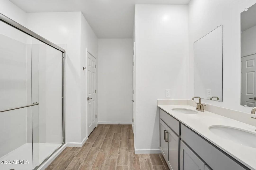 Real Estate Picture 20