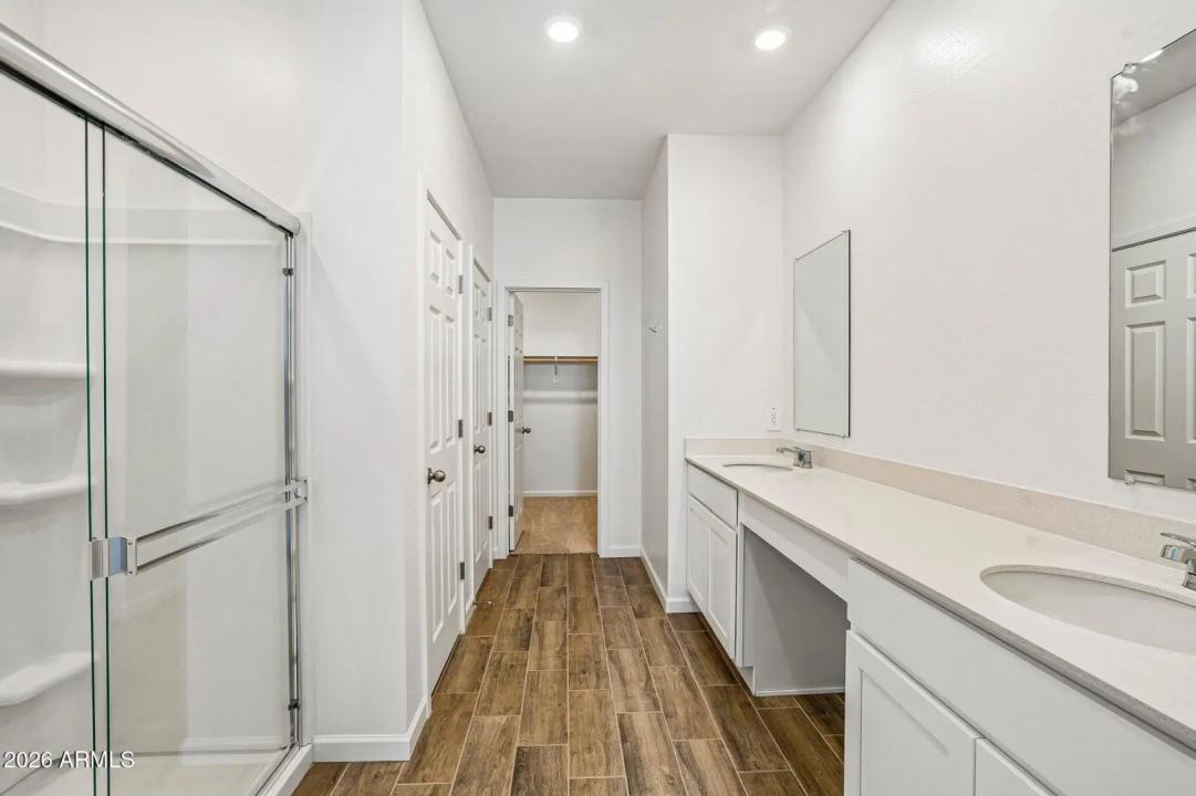Real Estate Picture 6