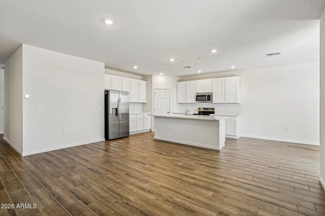 Real Estate Picture 15