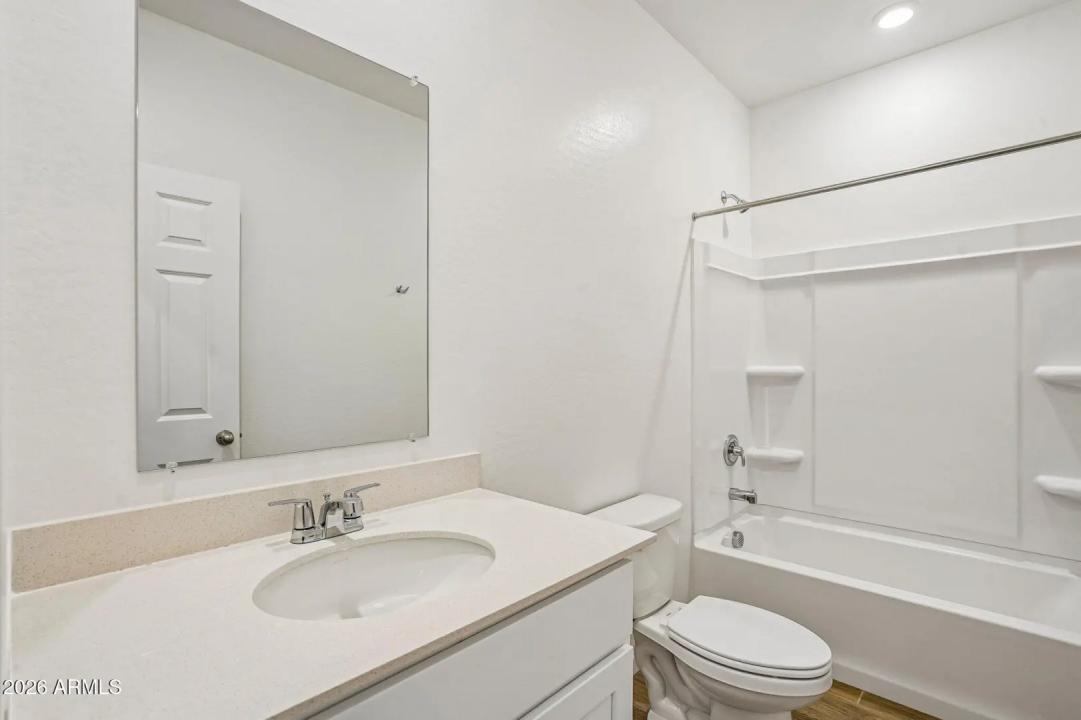 Real Estate Picture 23