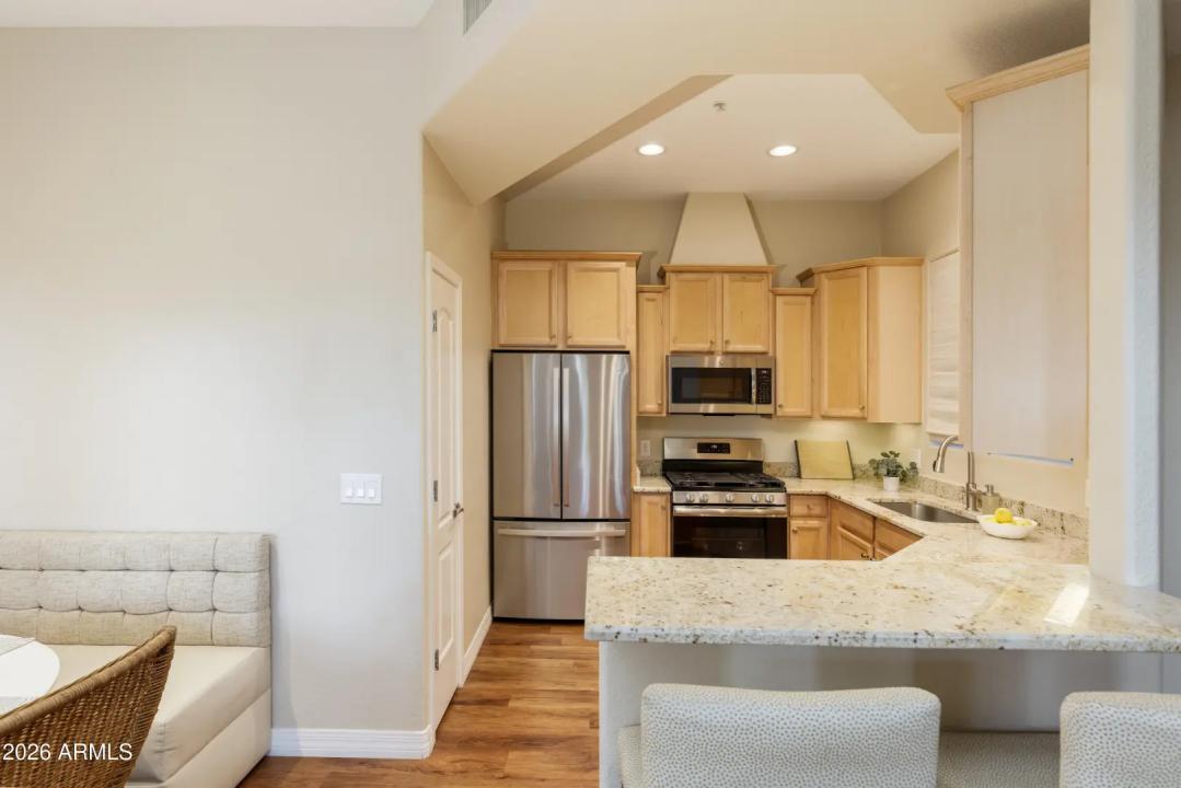 Real Estate Picture 4
