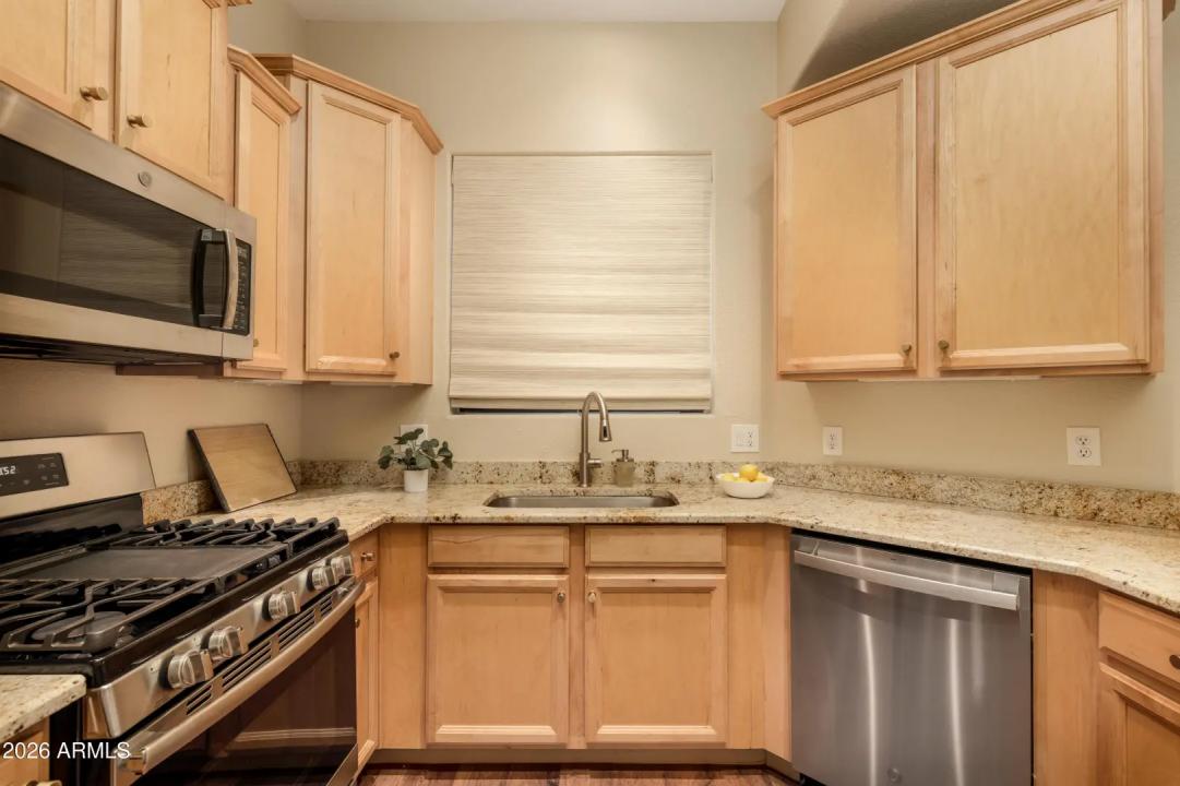 Real Estate Picture 5