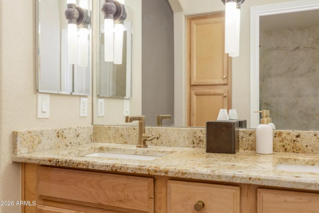 Real Estate Picture 7