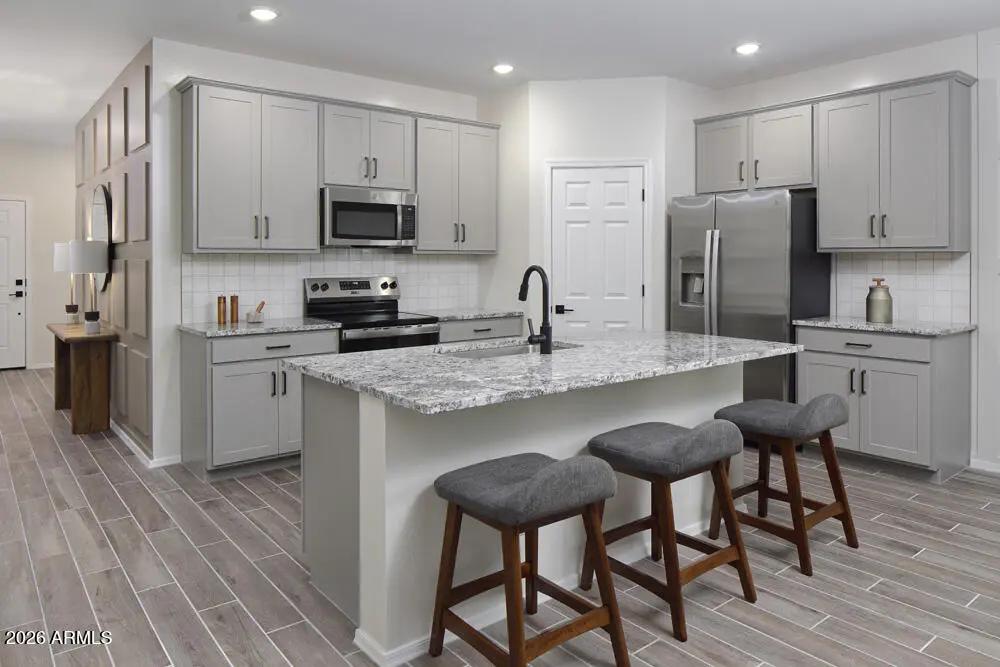 Real Estate Picture 5