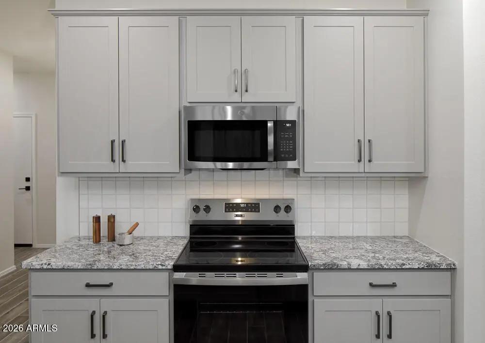 Real Estate Picture 6