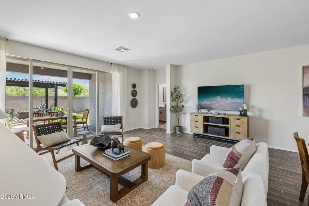Real Estate Picture 6
