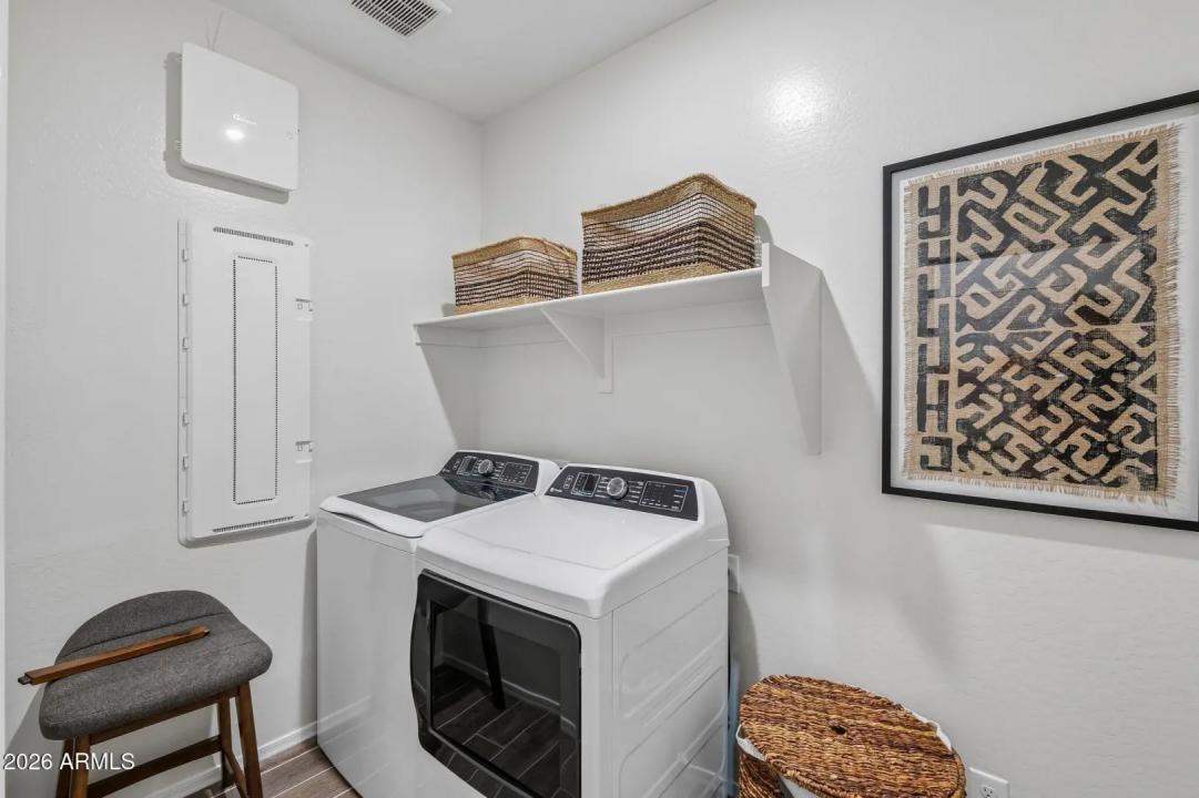 Real Estate Picture 16