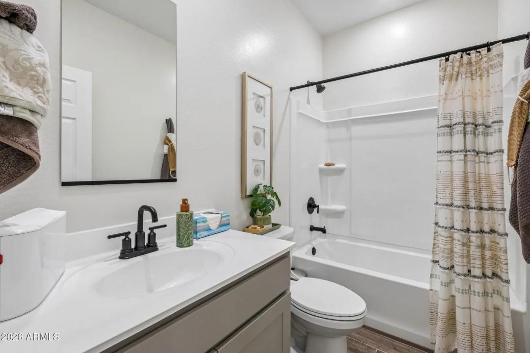 Real Estate Picture 27