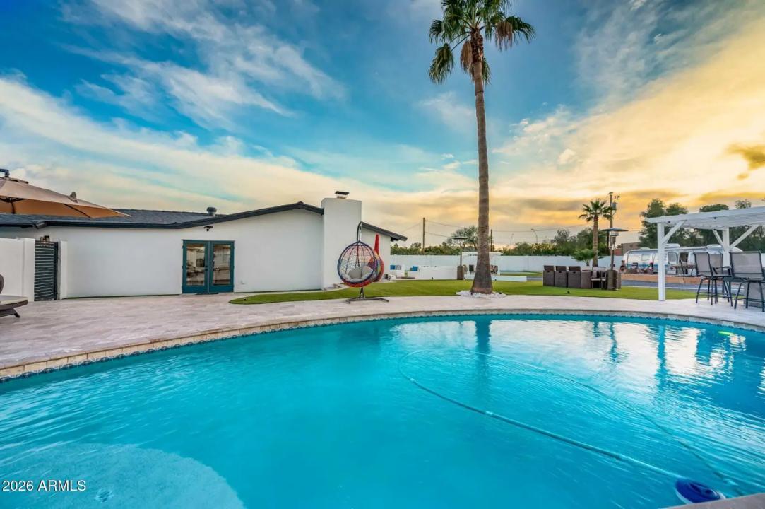 Real Estate Picture 2