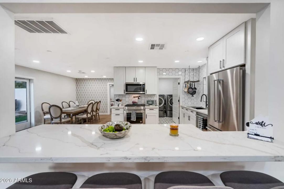Real Estate Picture 8