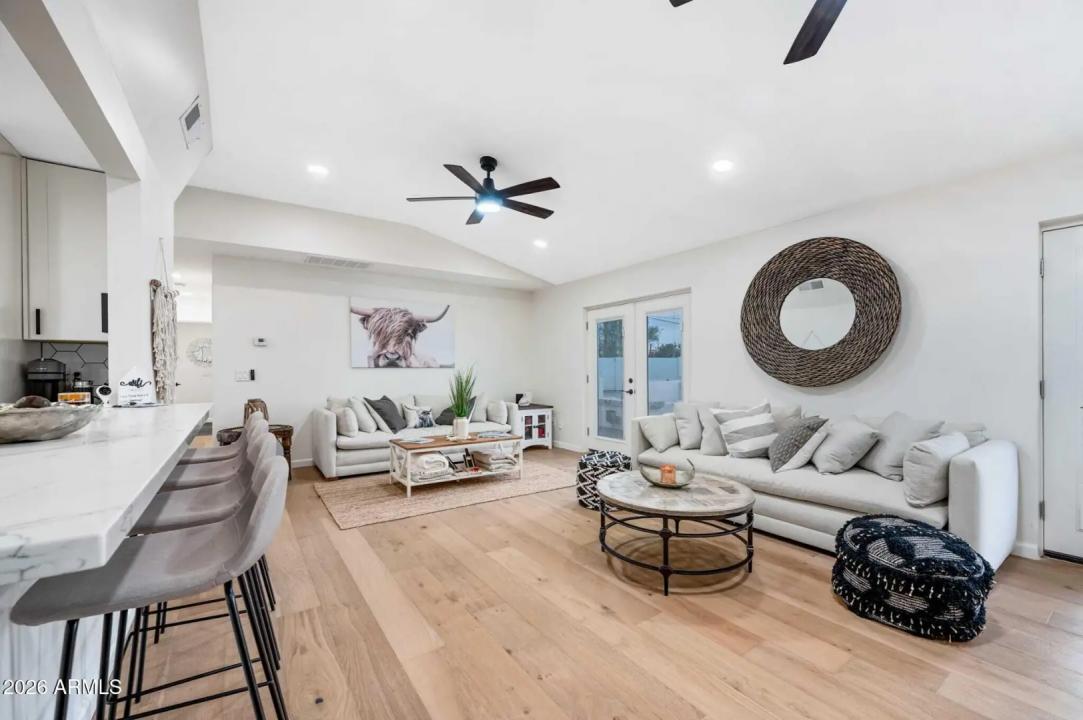 Real Estate Picture 11