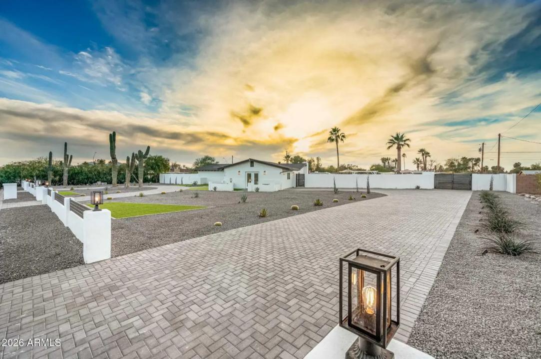 Real Estate Picture 1