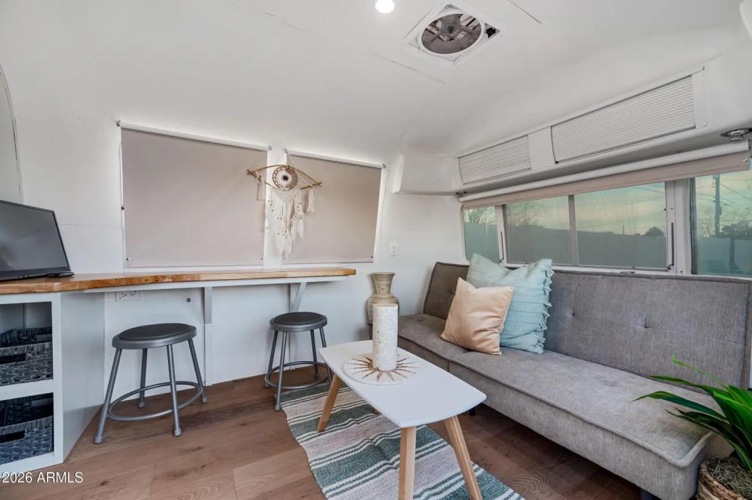 Real Estate Picture 23