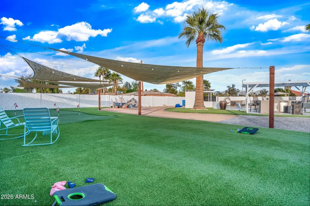 Real Estate Picture 30