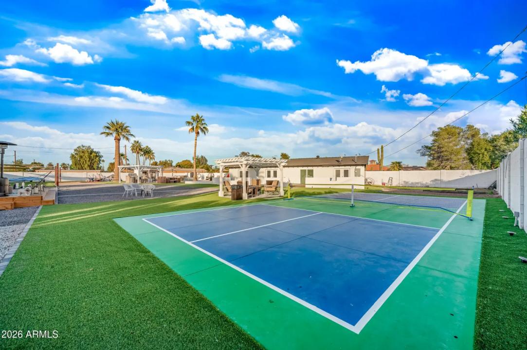 Real Estate Picture 5
