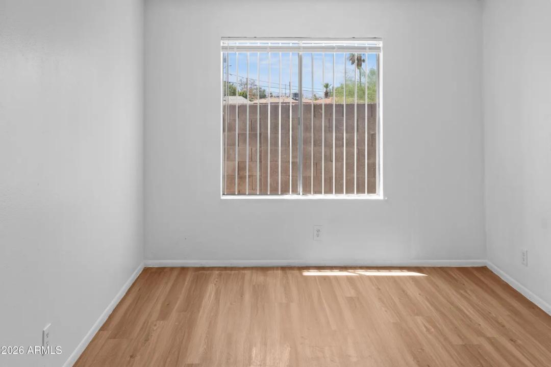 Real Estate Picture 7