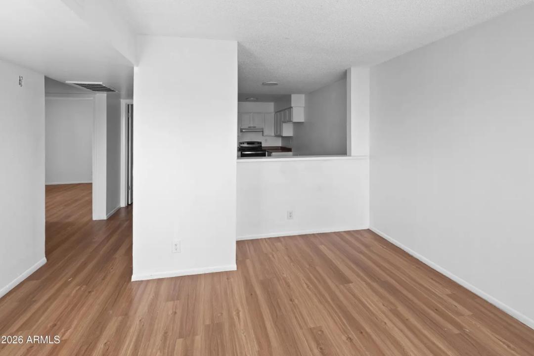 Real Estate Picture 8