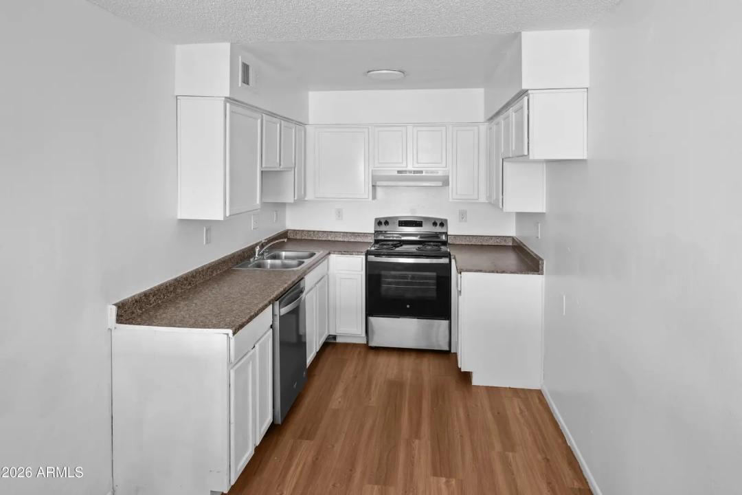 Real Estate Picture 10