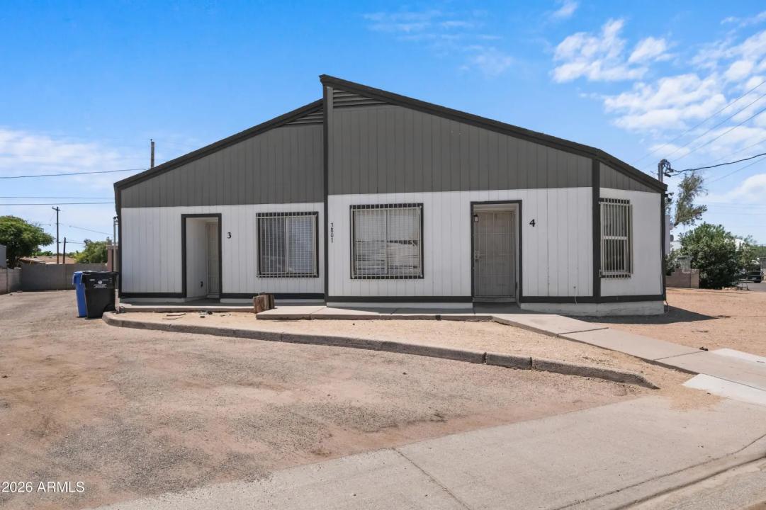 Real Estate Picture 11