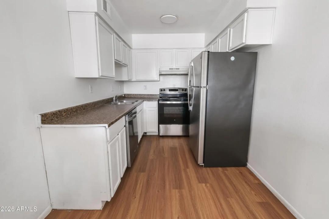 Real Estate Picture 3