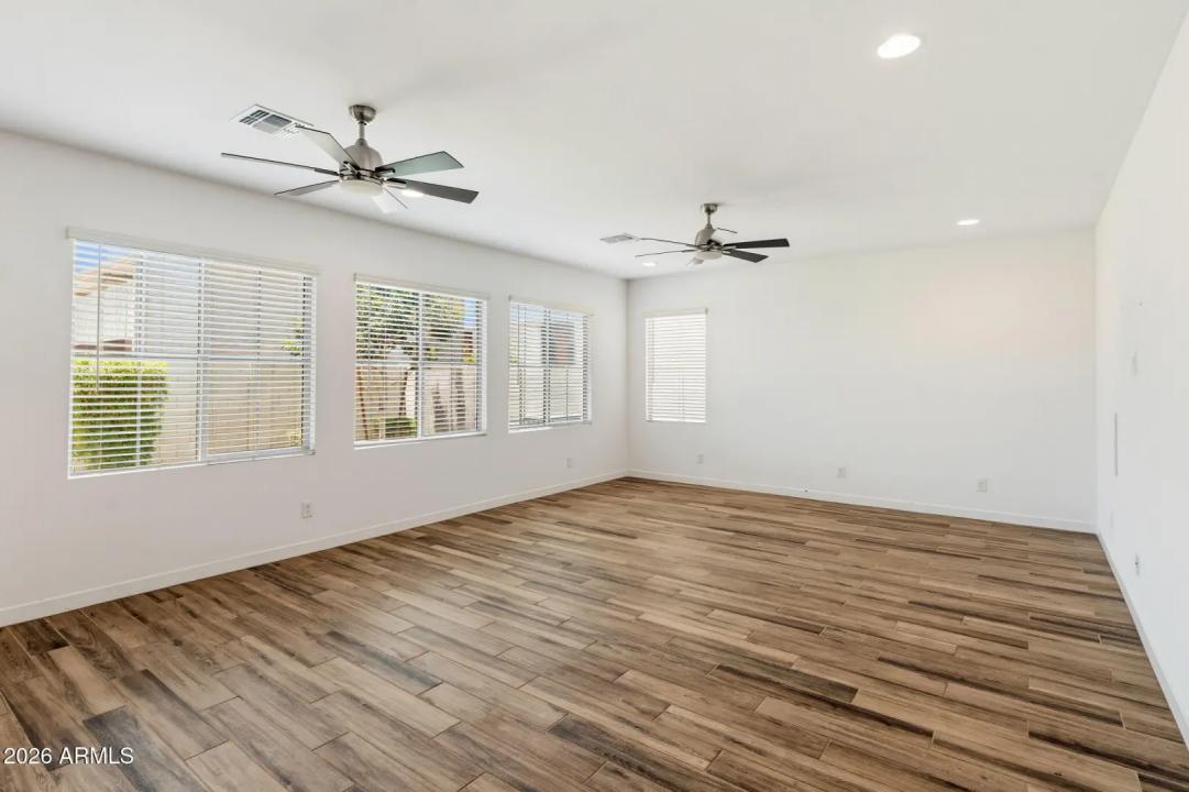 Real Estate Picture 9