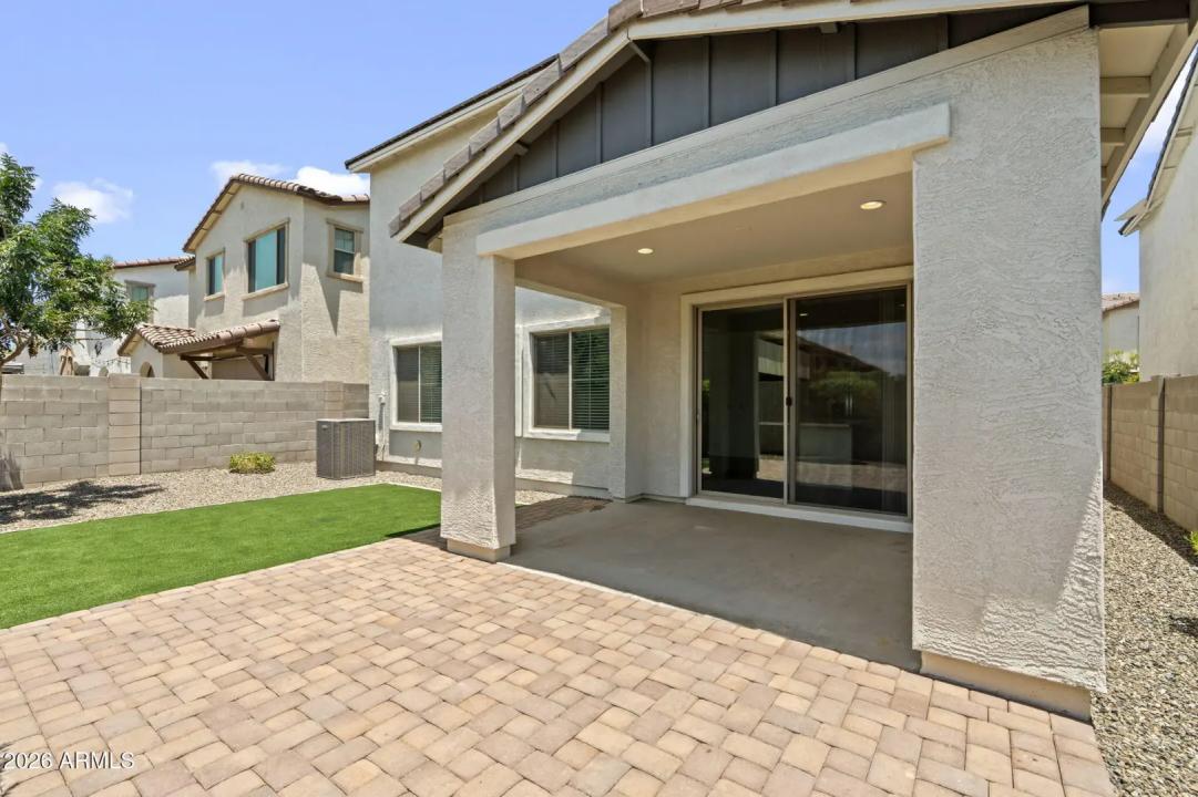 Real Estate Picture 15