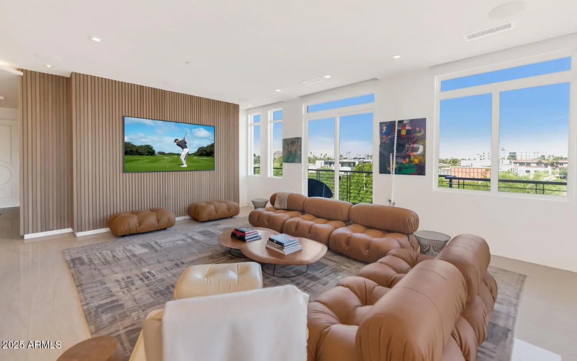 Real Estate Picture 9