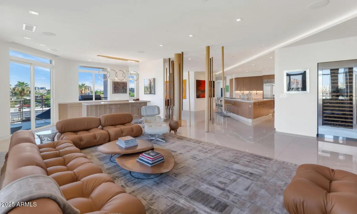 Real Estate Picture 12