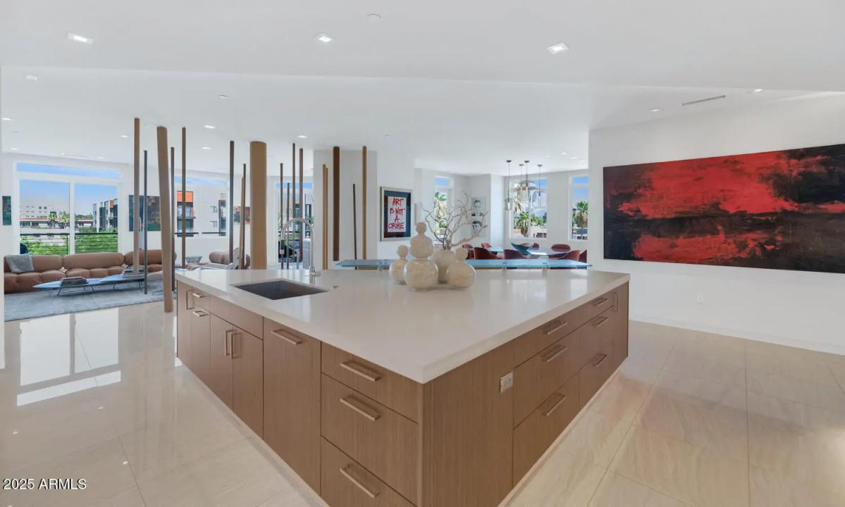 Real Estate Picture 5