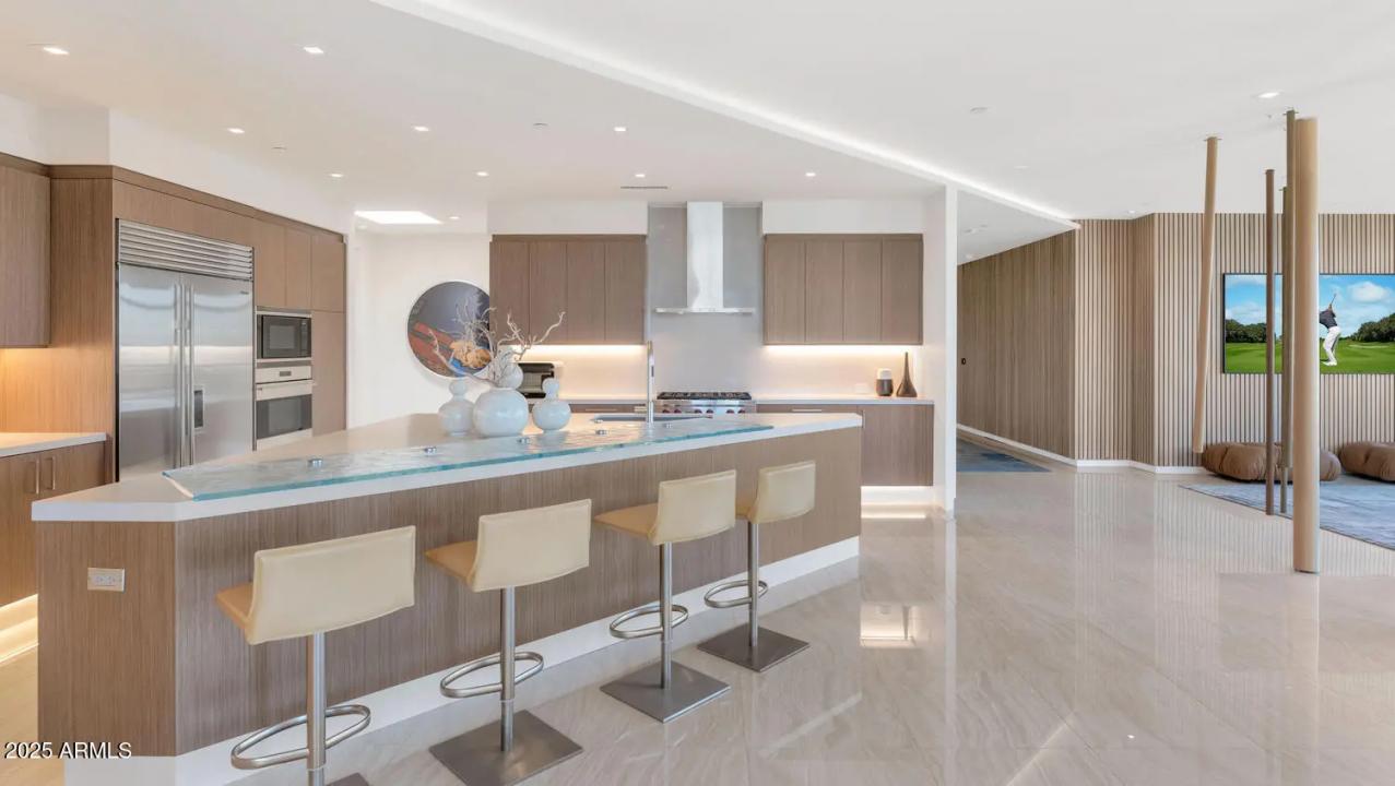 Real Estate Picture 6