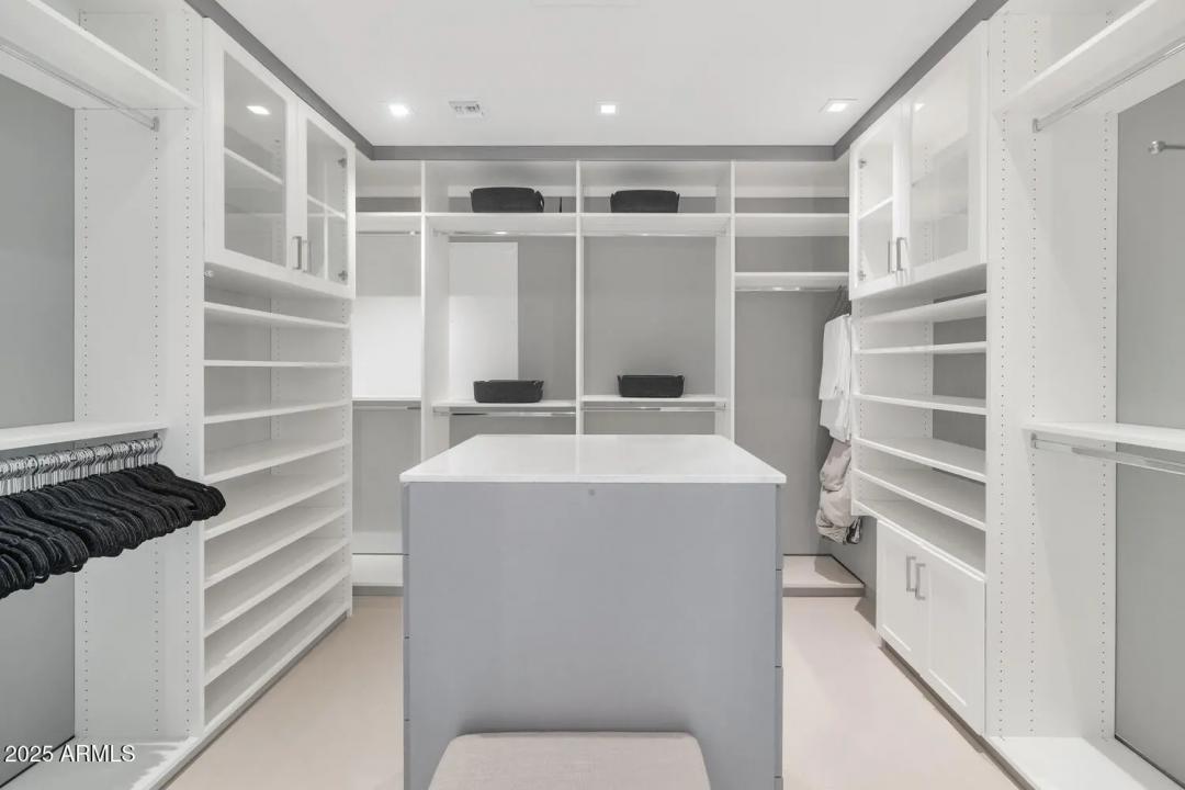 Real Estate Picture 16